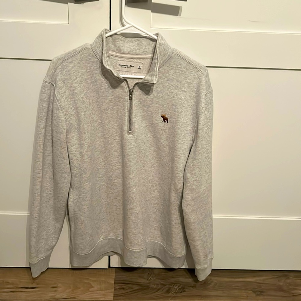 Abercrombie & Fitch fleece quarter zip sweatshirt, light grey,medium//moose logo